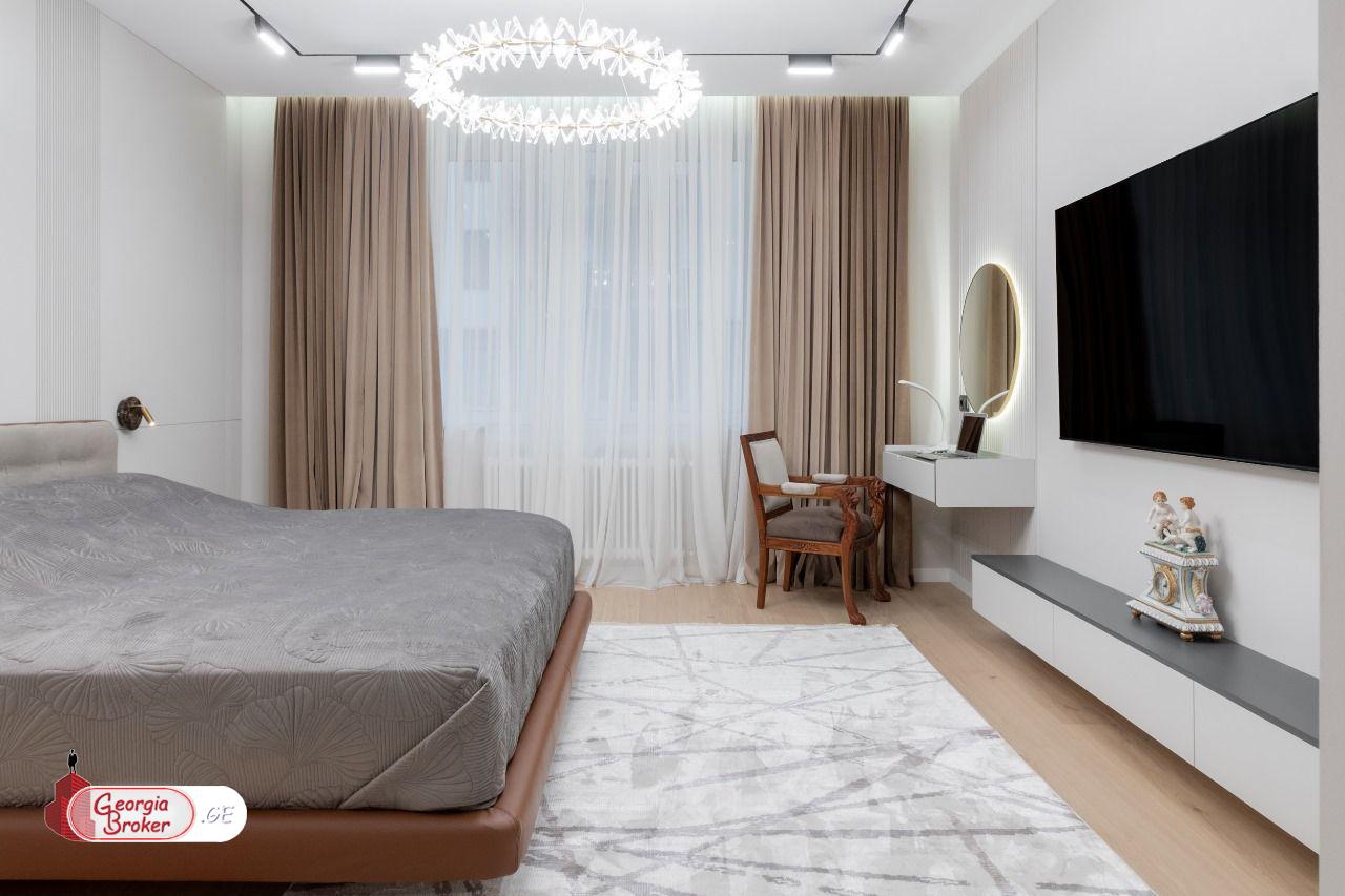 იყიდება ახალი გარემონტებული 4 ოთახიანი ბინა ვაკეში